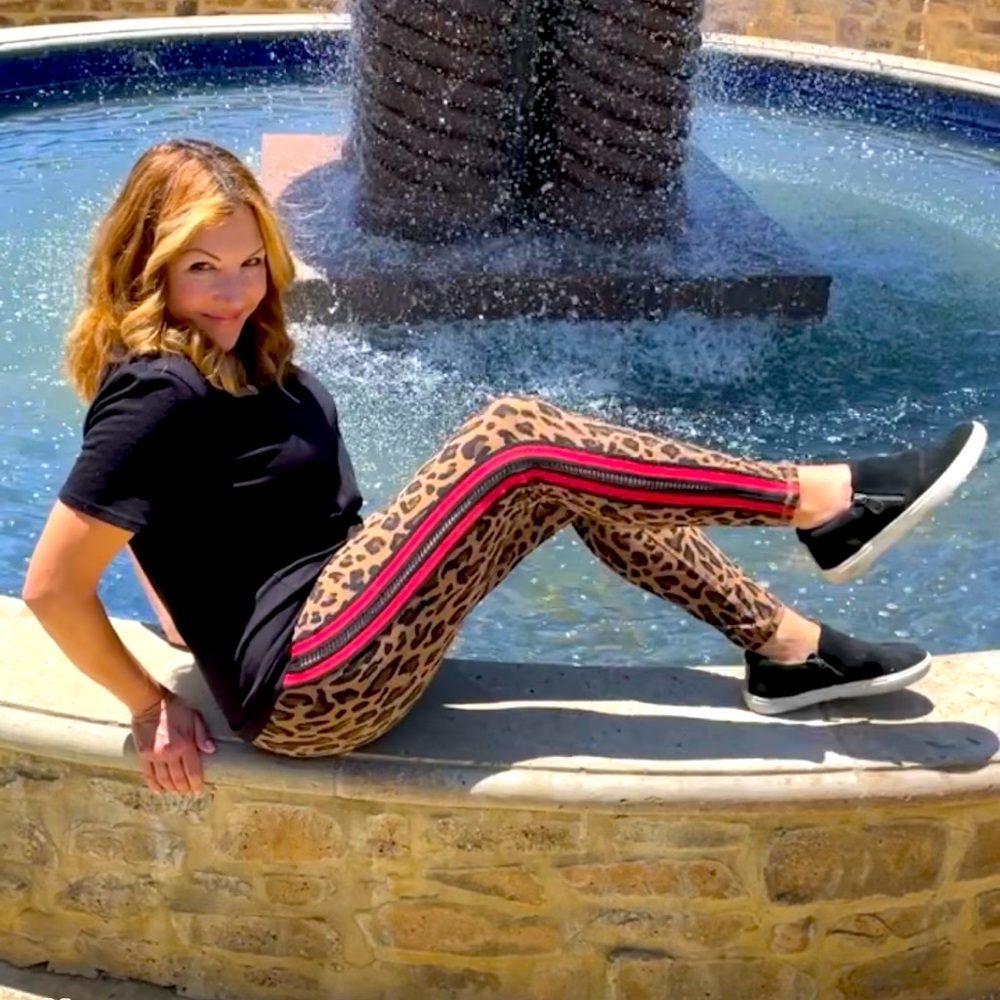 MICHI NEW YORK CITY STRIKE LEOPARD PRINT LEGGINGS